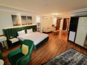 Grand Luxury