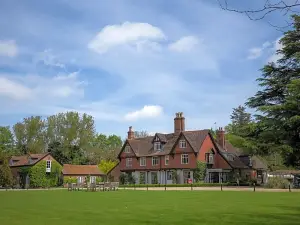 Ravenwood Hall Hotel