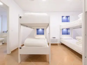 Benarrabá Hostel