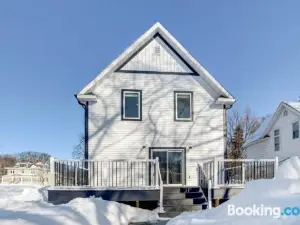 Moorhead Home Rental Near Downtown Fargo!