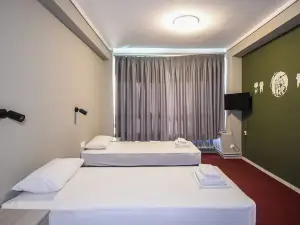 Stay Hybrid Hostel