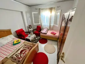 Deluxe Twin Room with Shared Bathroom