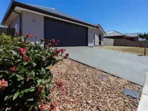 Mt Hutt Views on Memorial Cres