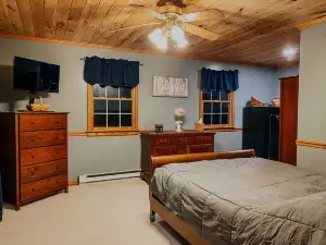 3BR Cozy Country Cabin w/ Hot Tub near Penns Creek
