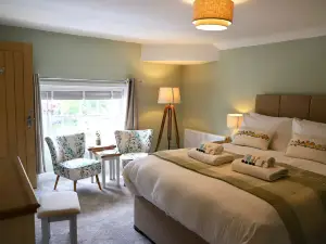 Bridgeside Rooms