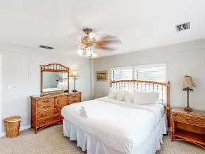 Coastal home with deck, screened porch, central AC, & washer/dryer - near beach