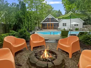 Stunning Private Pool and Hot Tub - Exquisite Vacation Retreat