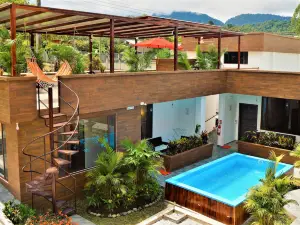 Toucan Platinum Suites Aparthotel