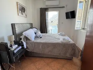 Kaloniki Rooms & Suites