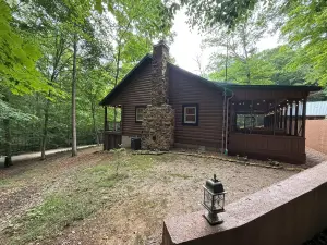 "Hidden Oaks" Log Cabin at Patoka Lake-French Lick - Southern Indiana Escape!