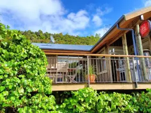 Riverstone Retreat Karamea