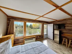 Eden Village Motel and Cottages