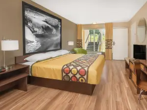 Super 8 by Wyndham Asheville Airport