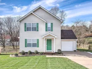 Updated Charlotte Home w/ Central A/C - Near UNCC