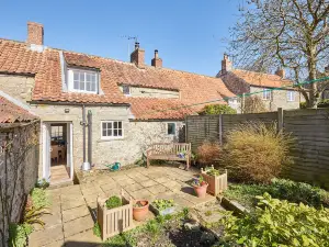 Host & Stay - Holmlea Cottage