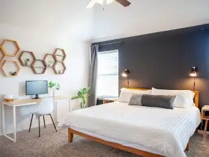 Scandi Home by Turnpike - KING Bed, Fast WiFi