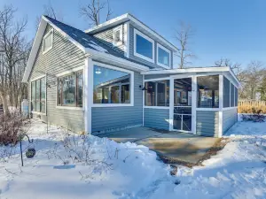 Riverside Retreat Near Trails in Johnson Creek