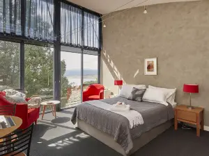 Tamar River Apartments