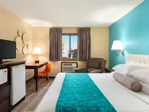 Howard Johnson by Wyndham Waterloo/Cedar Falls