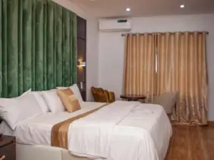 Elegant Suites by Golden Bide Jos