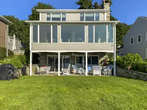 Lakeside Haven with Private Dock and Outdoor Oasis - Exquisite Retreat