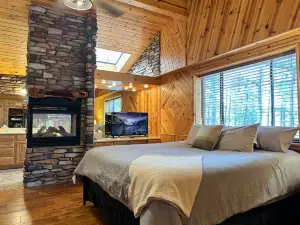 Pine Ridge Lodge | Your Private Mountain Oasis