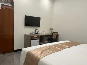AYSEL GUESTHOUSE.