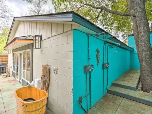 Luxury Spa Retreat: Private Courtyard & More!