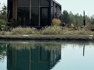 Yellowstone Peaks Hotel