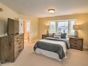 Apt w/ Balconies - Steps to Kemah Boardwalk!