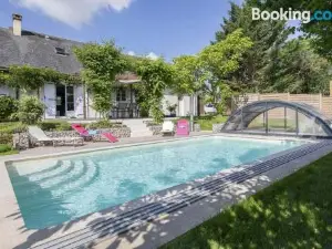 Au Coeur Du Bien Etre, chambre d'hôtes avec piscine chauffée et couverte, SPA, sauna, massages