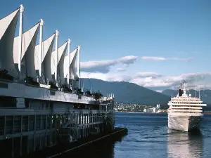 Holiday Inn & Suites Vancouver Downtown
