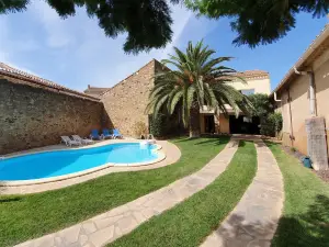 Spacious Villa with Private Pool and Sauna