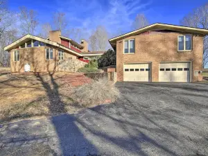 Christiansburg Home ~ 12 Mi to Virginia Tech!