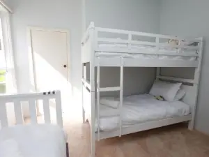 Tequila Sunset Beachfront Family Holiday Home, Bass Coast