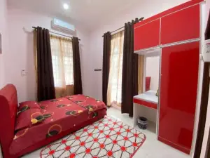 D'MENTARI BONDA Homestay Pool