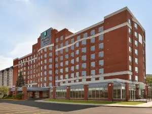 Embassy Suites by Hilton Montreal Airport
