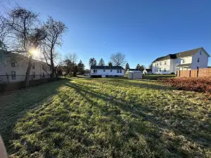 Cozy home 5 minutes to shopping center, HC college, 2 kitchens, 2 living rooms