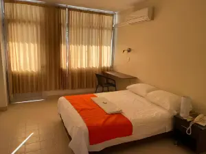 Hotel Luna Roja del Llano
