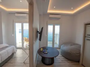 Flisvos Beachfront Apartments