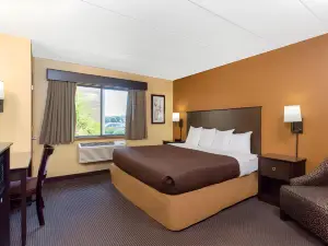 AmericInn by Wyndham West Bend