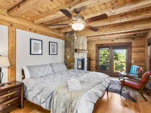 Hot Tub, Game Room, and Fire Pit - Cozy Mountain-Modern Retreat