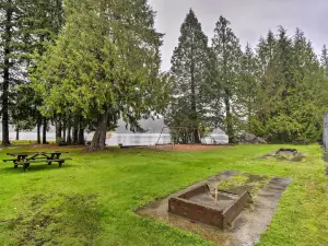 Cabin w/ Hot Tub, 25 Mi to Olympic Nat'l Park