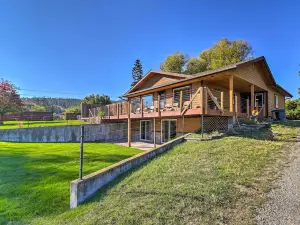 Lakeside Home w/ Beach ~ 14 Mi to Ski Area!