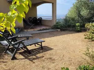 Exceptional panoramic sea view on the Gulf of Ajaccio. Very quiet. Garden