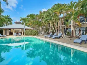 Trinity Beach Club Holiday Apartments