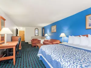Days Inn & Suites by Wyndham Cambridge