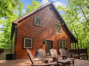 Iron Mountain Lodge 3 Bedroom Cabin by RedAwning