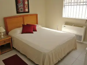 Poinsettia Villa Apartments