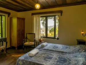 Elaia Hotel